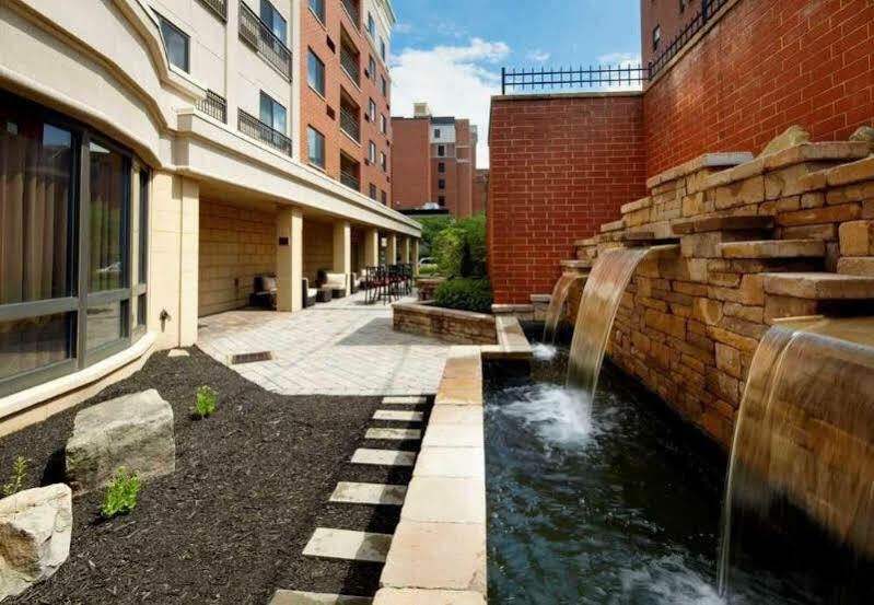 Courtyard Pittsburgh Shadyside Hotel Exterior photo